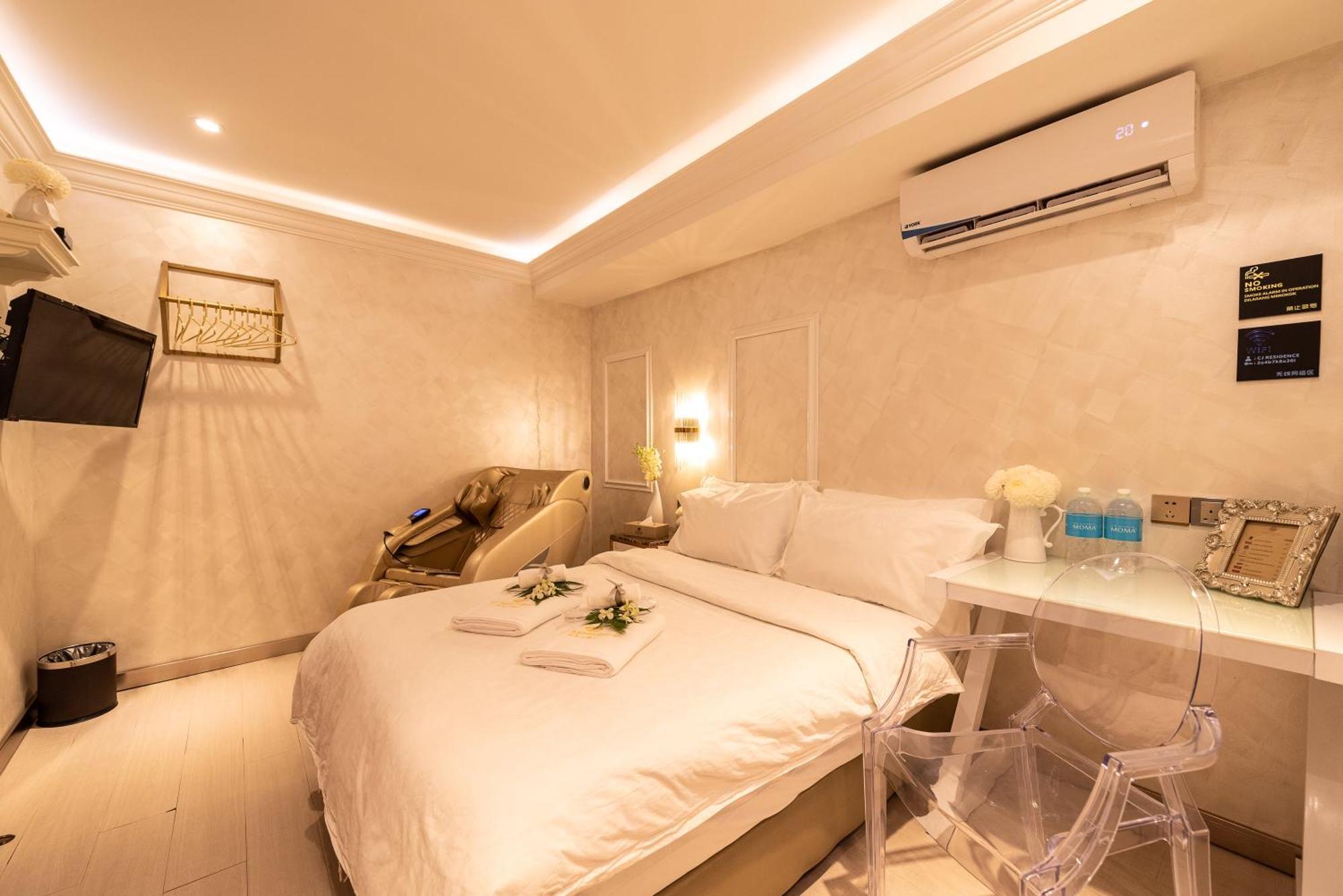Cj - Opposite Public Bank Centre Point Hotel 3*