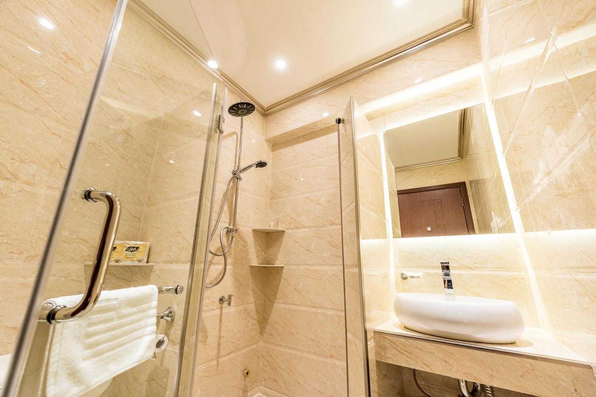 Hotel Cj - Opposite Public Bank Centre Point